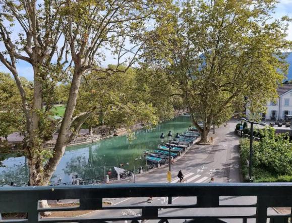 Le Ness - Face Au Pont Des Amours - Majord'Home آنسي المظهر الخارجي الصورة